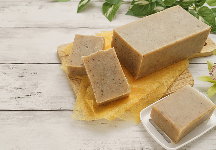 自動車工場で使用体験していただいた、長年の油が落ちた石鹸